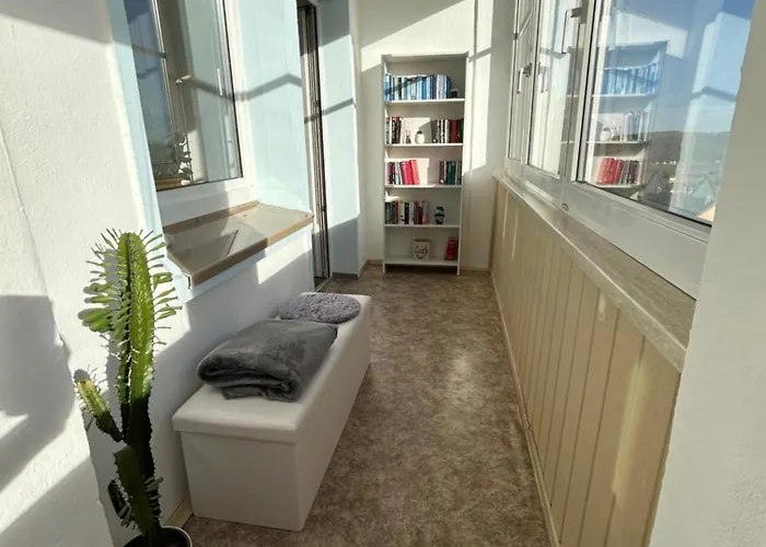 Mit Loggia Und Traumblick